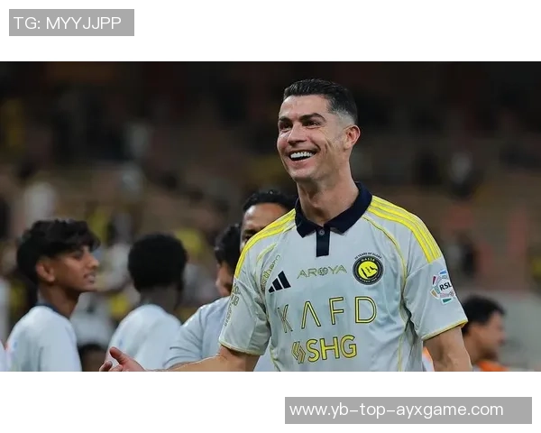 C罗单刀挑射被扑裁判判越位引发争议球迷热议比赛判罚